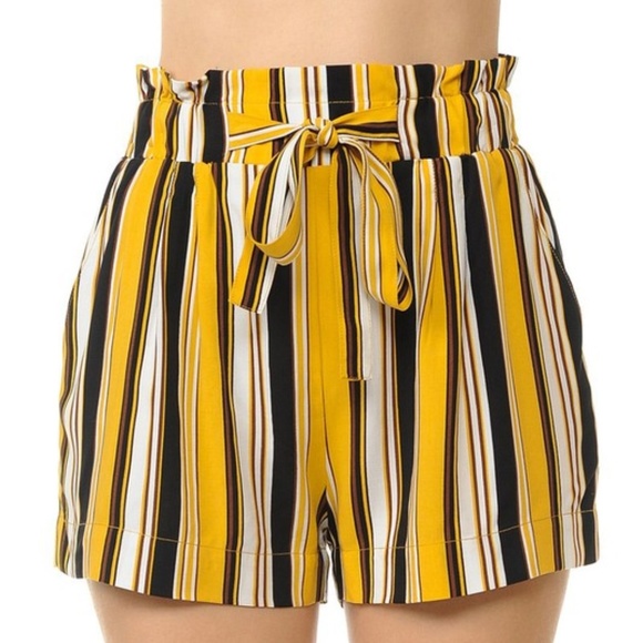 MODA ME COUTURE Pants - SHORTS striped print shorts yellow black